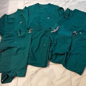 FIGS Hunter Green Scrubs